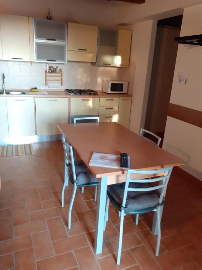 Ferienwohnung Il Poggio Da Leo Capanne Exterior foto
