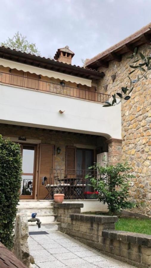 Ferienwohnung Il Poggio Da Leo Capanne Exterior foto